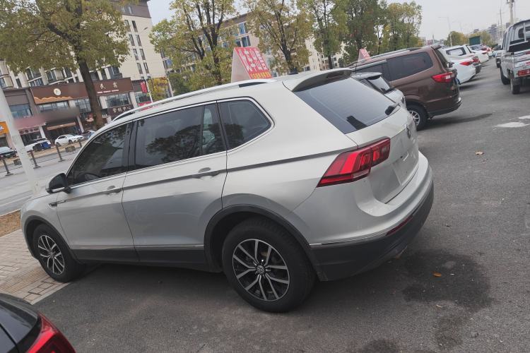 Used Volkswagen Tiguan L 2018 Facelift 330TSI Automatic Two-Wheel Drive Luxury Edition Exterior 3