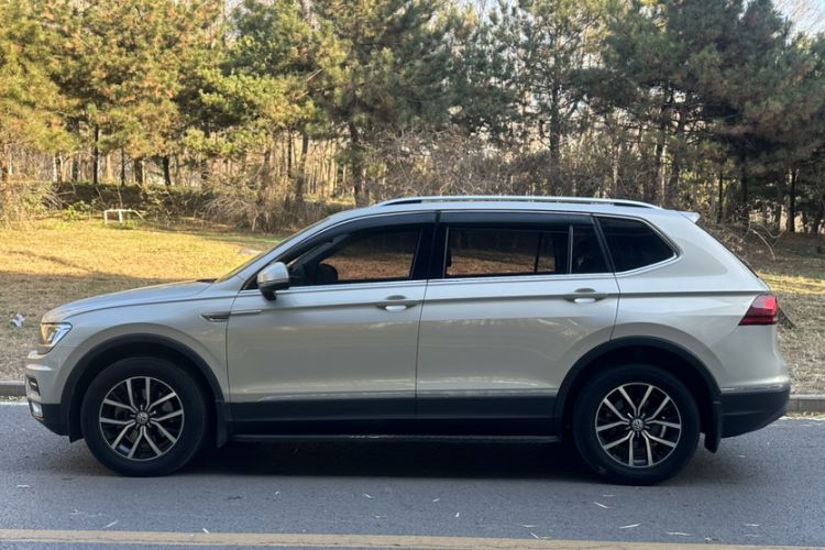 Used Volkswagen Tiguan L 2018 Facelift 330TSI Automatic Two-Wheel Drive Luxury Edition Exterior 9