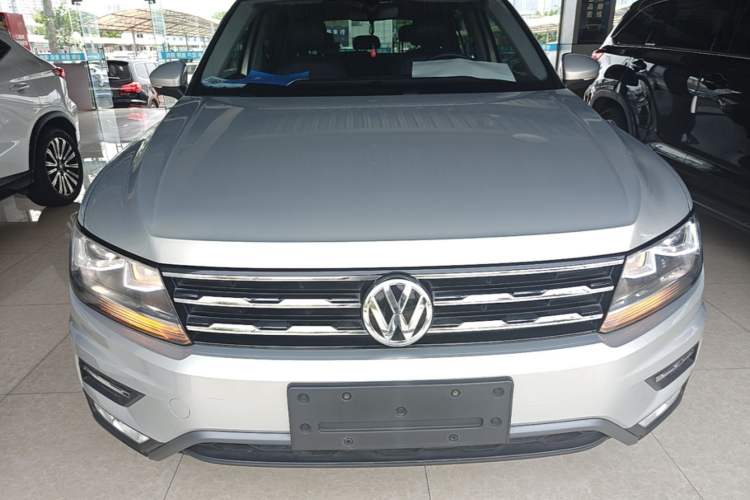 Used Volkswagen Tiguan L 2018 330TSI Automatic Two-Wheel Drive Luxury Edition Front