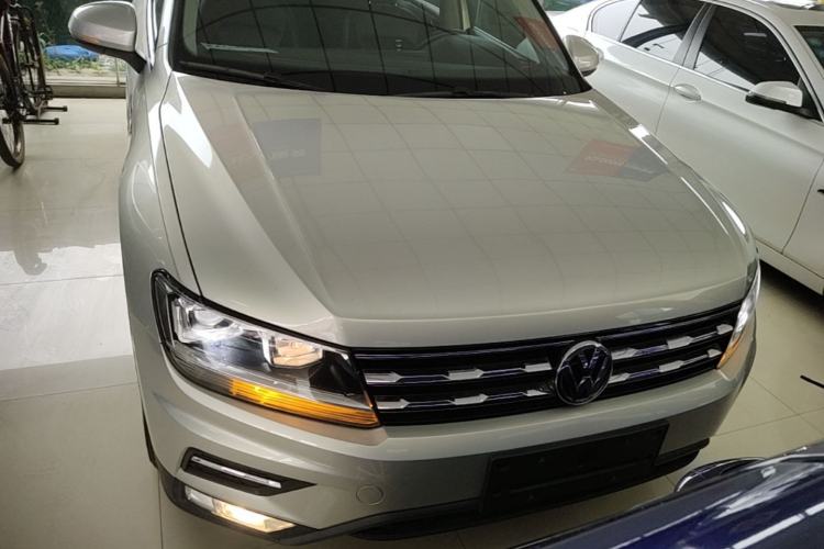 Used Volkswagen Tiguan L 2018 Facelift 330TSI Automatic Two-Wheel Drive Luxury Edition Front