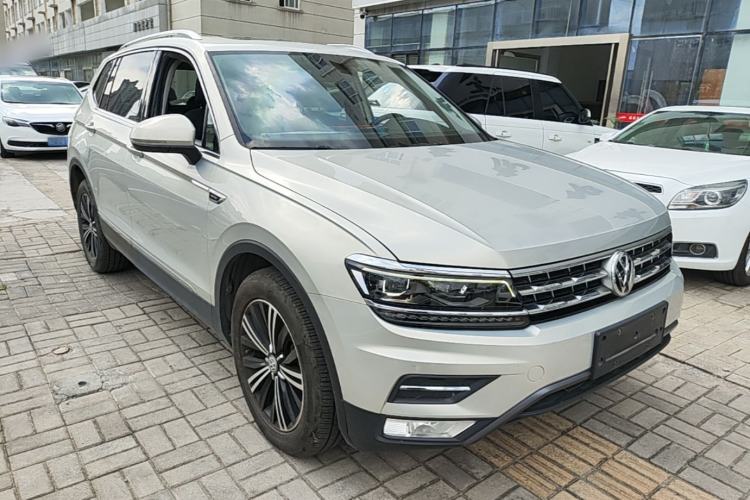 Used Volkswagen Tiguan L 2018 Revised Version 380TSI Automatic All-Wheel Drive Luxury Edition Front Right 45 Deg