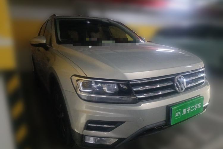 Used Volkswagen Tiguan L 2018 330TSI Automatic Two-Wheel Drive Luxury Edition Front Right 45 Deg