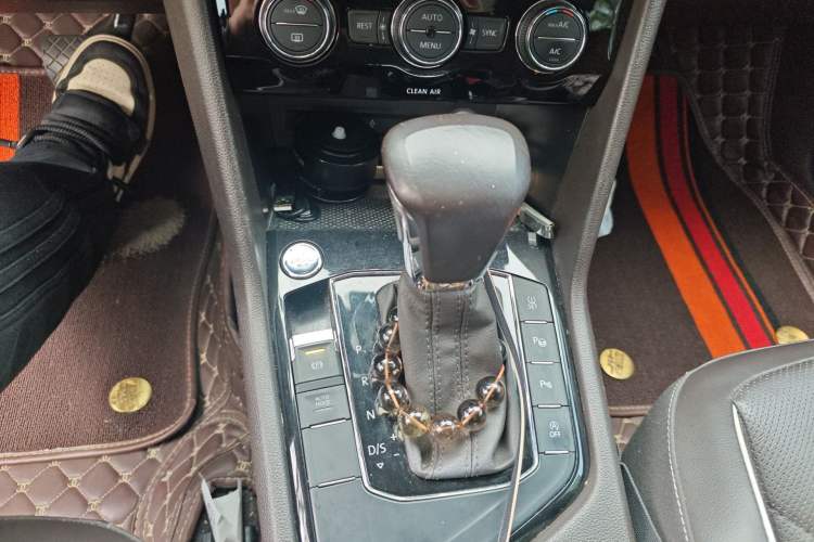 Used Volkswagen Tiguan L 2018 330TSI Automatic Two-Wheel Drive Flagship Edition Gear Lever