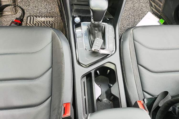 Used Volkswagen Tiguan L 2018 Revised Version 380TSI Automatic All-Wheel Drive Luxury Edition Gear Lever