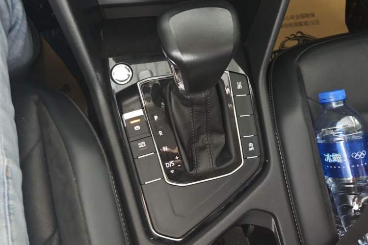 Used Volkswagen Tiguan L 2018 330TSI Automatic Two-Wheel Drive Luxury Edition Gear Lever