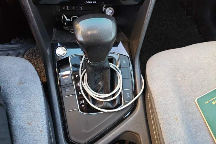 Used Volkswagen Tiguan L 2018 330TSI Automatic Two-Wheel Drive Luxury Edition Gear Lever