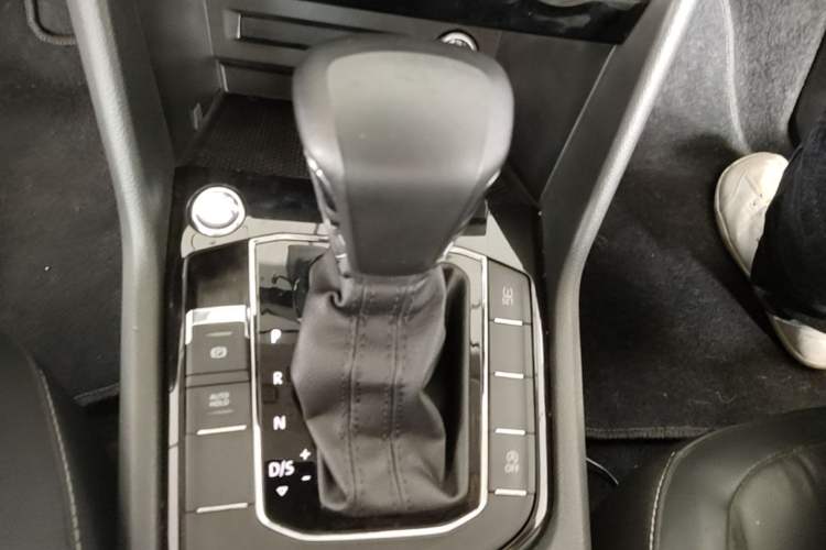 Used Volkswagen Tiguan L 2018 Facelift 330TSI Automatic Two-Wheel Drive Luxury Edition Gear Lever