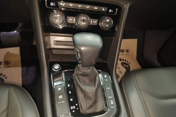 Used Volkswagen Tiguan L 2018 Facelift 330TSI Automatic Two-Wheel Drive Luxury Edition Gear Lever