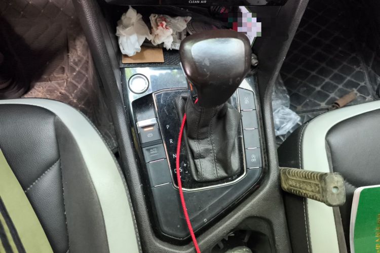 Used Volkswagen Tiguan L 2018 330TSI Automatic Two-Wheel Drive Luxury Edition Gear Lever
