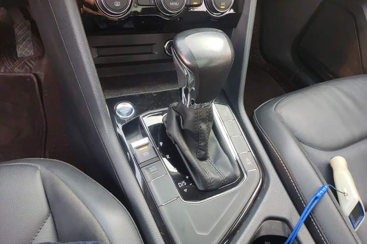 Used Volkswagen Tiguan L 2018 Facelift 330TSI Automatic Two-Wheel Drive Luxury Edition Gear Lever