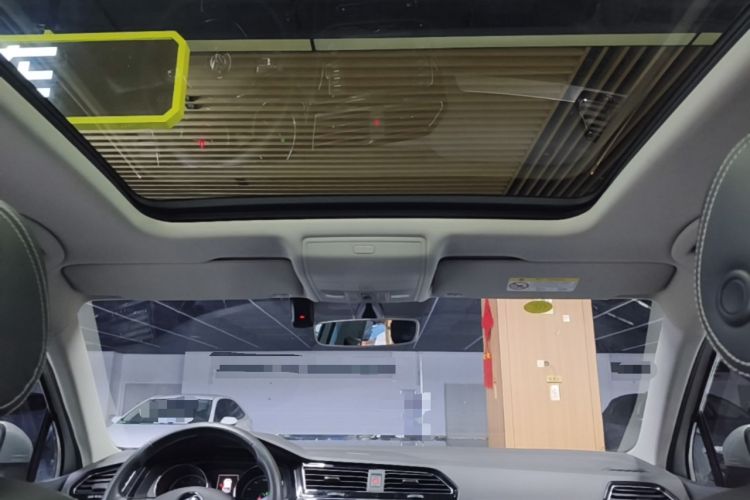 Used Volkswagen Tiguan L 2018 330TSI Automatic Two-Wheel Drive Luxury Edition Headliner