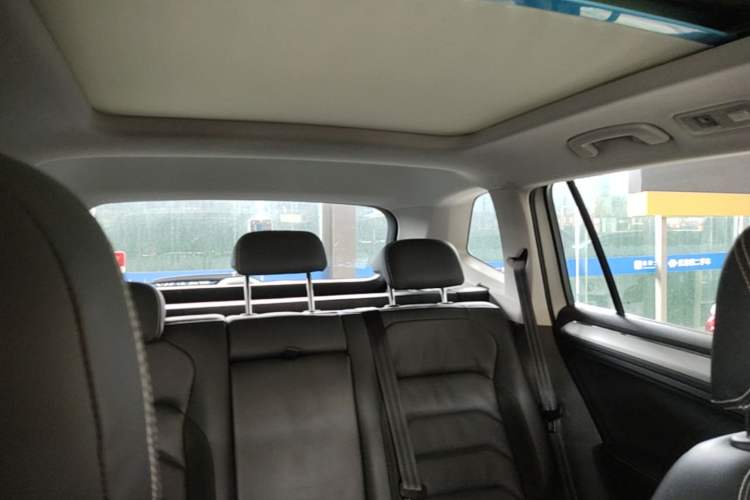 Used Volkswagen Tiguan L 2018 Facelift 330TSI Automatic Two-Wheel Drive Luxury Edition Headliner