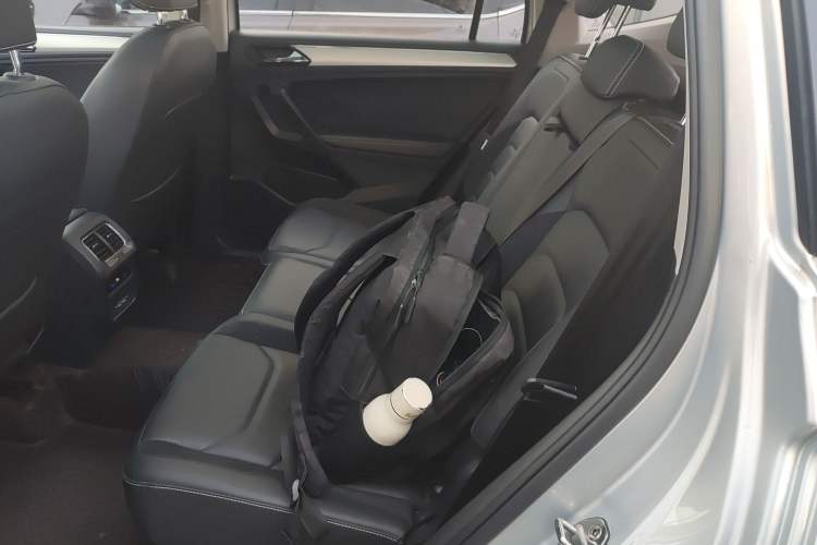 Used Volkswagen Tiguan L 2018 Facelift 330TSI Automatic Two-Wheel Drive Luxury Edition Interior 4