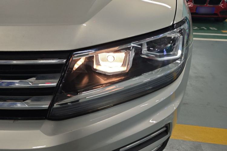Used Volkswagen Tiguan L 2018 Facelift 330TSI Automatic Two-Wheel Drive Luxury Edition Left Front Headlight
