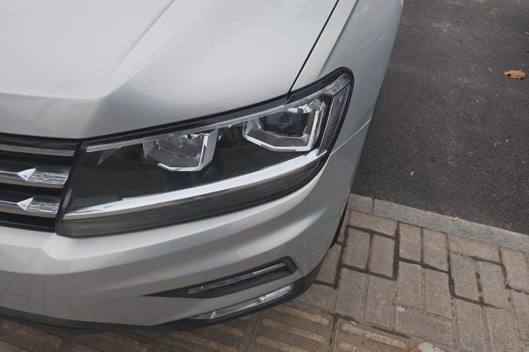 Used Volkswagen Tiguan L 2018 Facelift 330TSI Automatic Two-Wheel Drive Luxury Edition Left Front Headlight