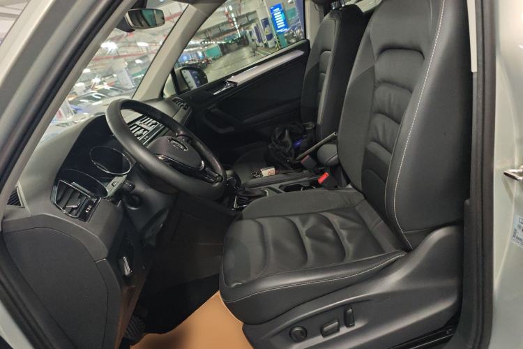 Used Volkswagen Tiguan L 2018 Facelift 330TSI Automatic Two-Wheel Drive Luxury Edition Left Front Seat