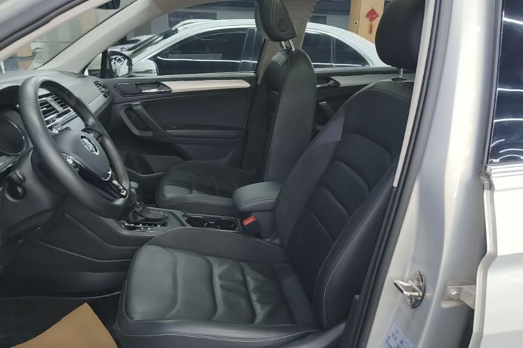Used Volkswagen Tiguan L 2018 330TSI Automatic Two-Wheel Drive Luxury Edition Left Front Seat