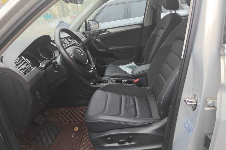 Used Volkswagen Tiguan L 2018 Facelift 330TSI Automatic Two-Wheel Drive Luxury Edition Left Front Seat