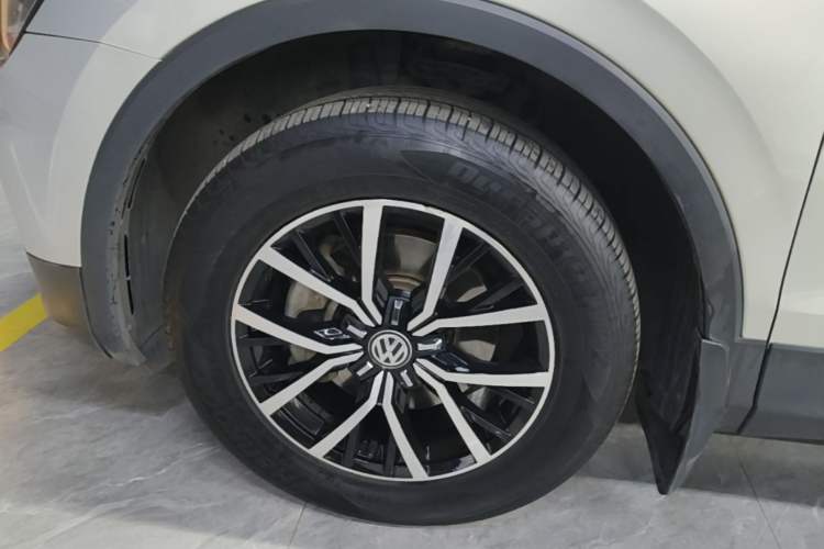 Used Volkswagen Tiguan L 2018 330TSI Automatic Two-Wheel Drive Luxury Edition Left Front Wheel Hub