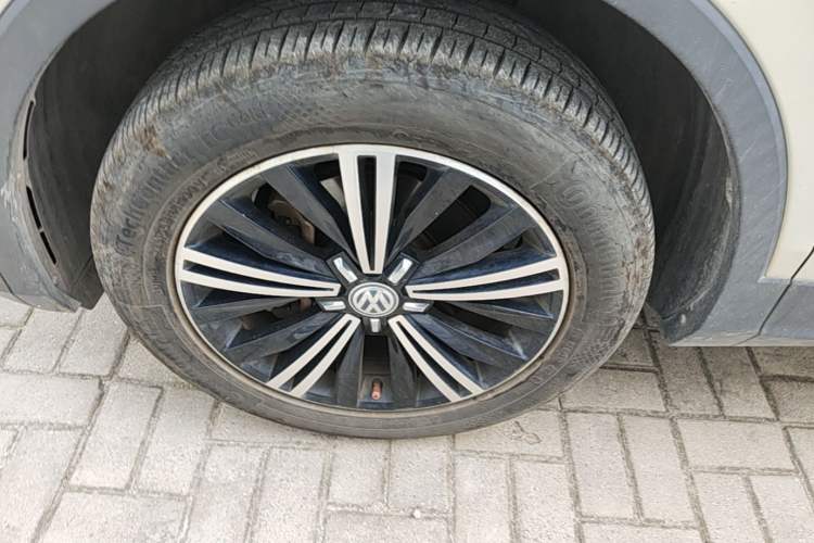 Used Volkswagen Tiguan L 2018 Revised Version 380TSI Automatic All-Wheel Drive Luxury Edition Left Front Wheel Hub