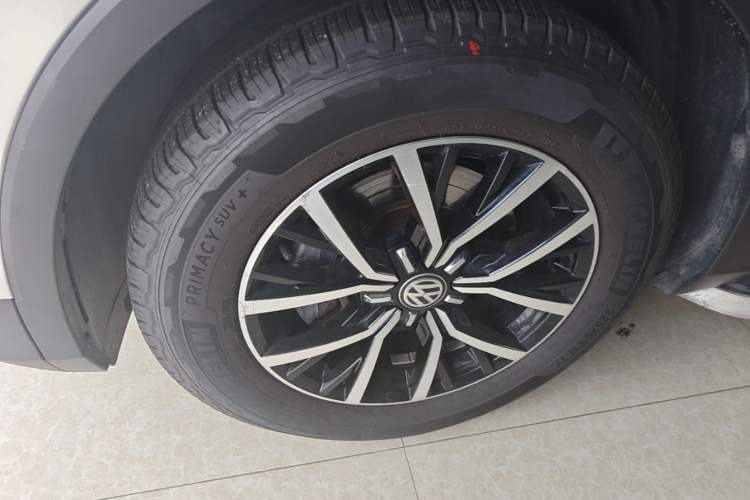Used Volkswagen Tiguan L 2018 330TSI Automatic Two-Wheel Drive Luxury Edition Left Front Wheel Hub
