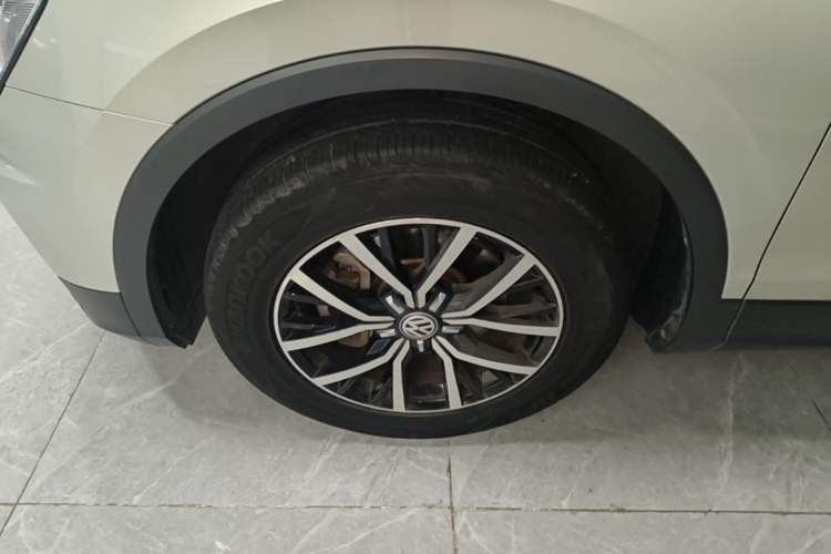 Used Volkswagen Tiguan L 2018 Facelift 330TSI Automatic Two-Wheel Drive Luxury Edition Left Front Wheel Hub