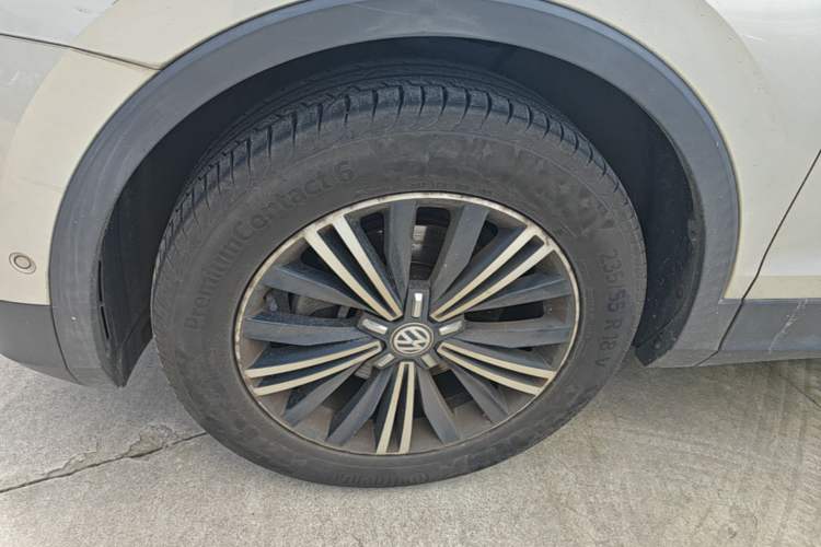 Used Volkswagen Tiguan L 2018 330TSI Automatic Two-Wheel Drive Flagship Edition Left Front Wheel Hub