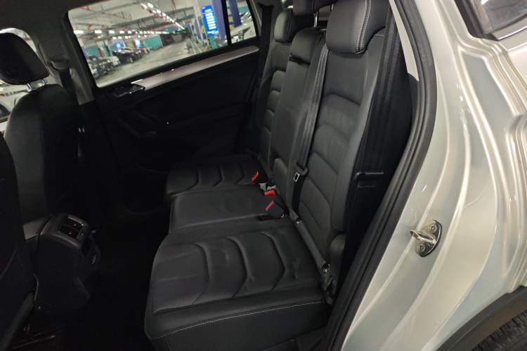 Used Volkswagen Tiguan L 2018 Facelift 330TSI Automatic Two-Wheel Drive Luxury Edition Left Rear Seat