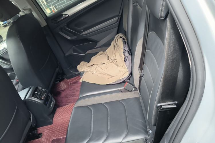 Used Volkswagen Tiguan L 2018 Facelift 330TSI Automatic Two-Wheel Drive Luxury Edition Left Rear Seat