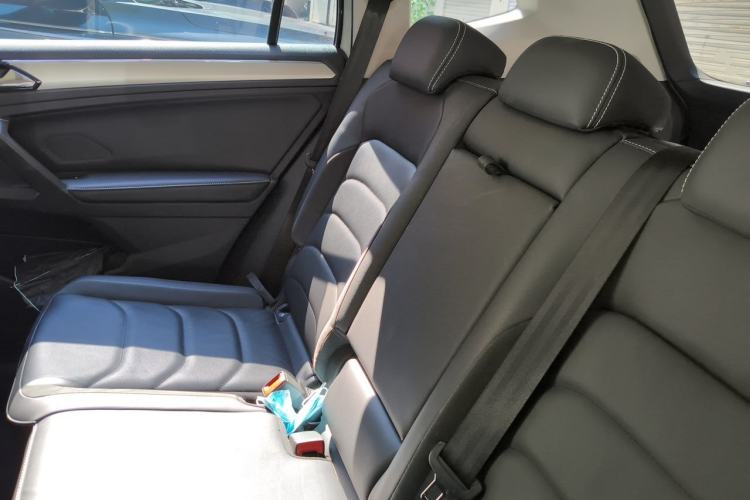 Used Volkswagen Tiguan L 2018 330TSI Automatic Two-Wheel Drive Luxury Edition Left Rear Seat