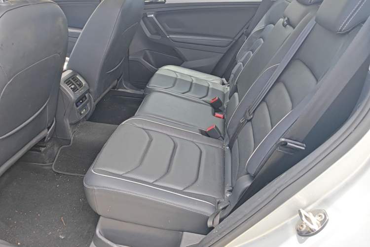 Used Volkswagen Tiguan L 2018 330TSI Automatic Two-Wheel Drive Flagship Edition Left Rear Seat