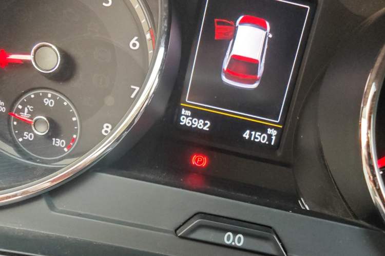 Used Volkswagen Tiguan L 2018 380TSI Automatic All-Wheel Drive Luxury Edition Odometer Close Up