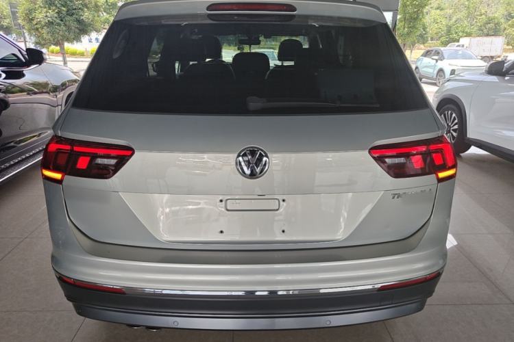 Used Volkswagen Tiguan L 2018 330TSI Automatic Two-Wheel Drive Luxury Edition Rear
