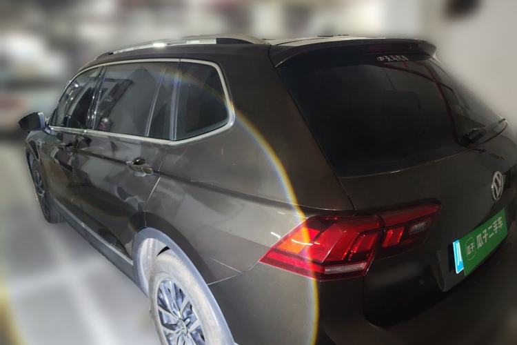 Used Volkswagen Tiguan L 2018 330TSI Automatic Two-Wheel Drive Luxury Edition Rear Left 45 Deg