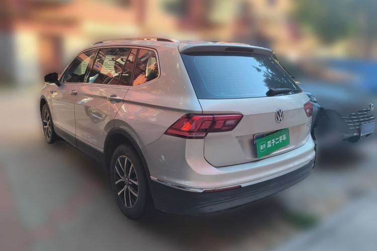 Used Volkswagen Tiguan L 2018 330TSI Automatic Two-Wheel Drive Luxury Edition Rear Left 45 Deg