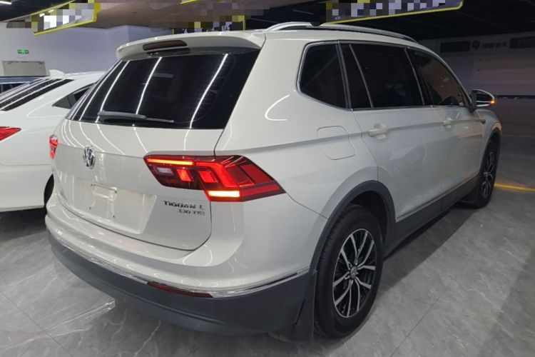 Used Volkswagen Tiguan L 2018 330TSI Automatic Two-Wheel Drive Luxury Edition Rear Right 45 Deg
