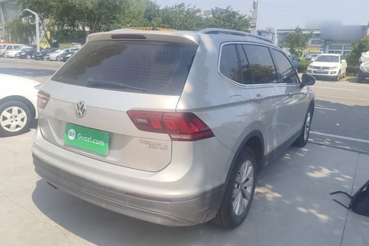 Used Volkswagen Tiguan L 2018 330TSI Automatic Two-Wheel Drive Luxury Edition Rear Right 45 Deg