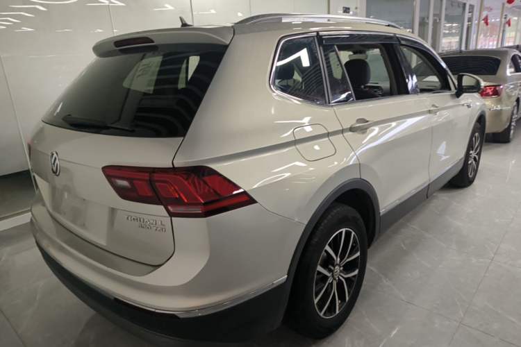 Used Volkswagen Tiguan L 2018 Facelift 330TSI Automatic Two-Wheel Drive Luxury Edition Rear Right 45 Deg