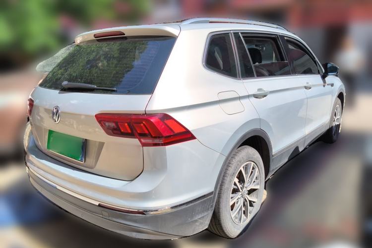 Used Volkswagen Tiguan L 2018 330TSI Automatic Two-Wheel Drive Luxury Edition Rear Right 45 Deg