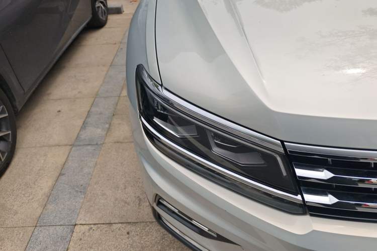 Used Volkswagen Tiguan L 2018 330TSI Automatic Two-Wheel Drive Flagship Edition Right Front Headlight