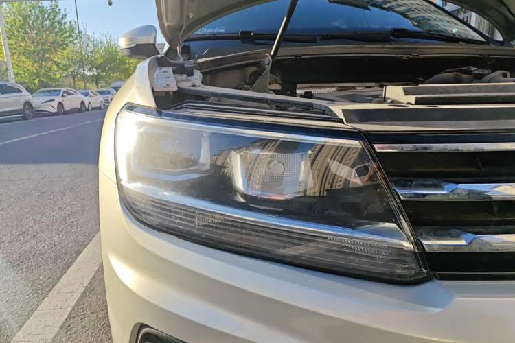 Used Volkswagen Tiguan L 2018 330TSI Automatic Two-Wheel Drive Luxury Edition Right Front Headlight
