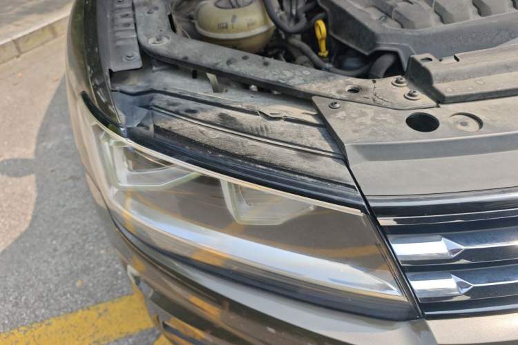 Used Volkswagen Tiguan L 2018 330TSI Automatic Two-Wheel Drive Luxury Edition Right Front Headlight