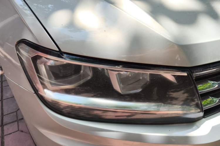 Used Volkswagen Tiguan L 2018 330TSI Automatic Two-Wheel Drive Luxury Edition Right Front Headlight