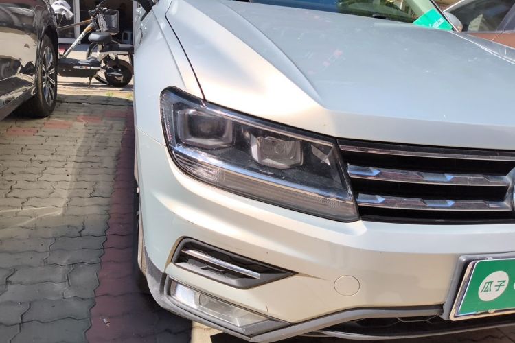 Used Volkswagen Tiguan L 2018 330TSI Automatic Two-Wheel Drive Luxury Edition Right Front Headlight
