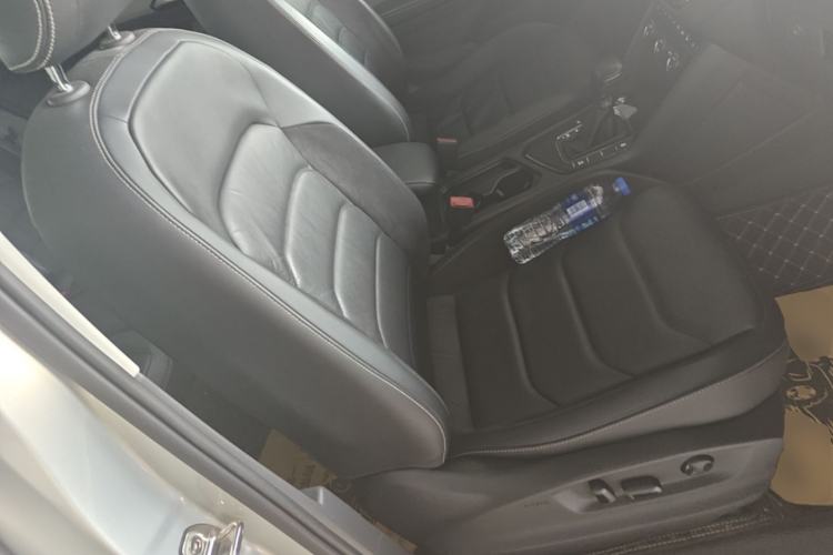 Used Volkswagen Tiguan L 2018 330TSI Automatic Two-Wheel Drive Luxury Edition Right Front Seat