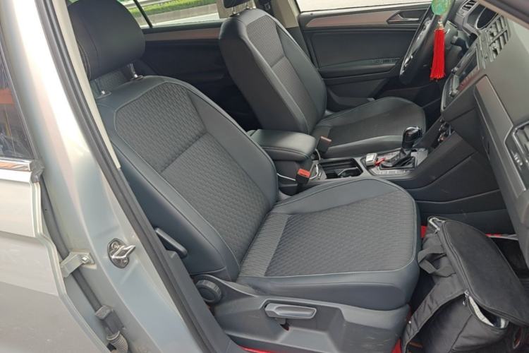Used Volkswagen Tiguan L 2018 330TSI Automatic Two-Wheel Drive Luxury Edition Right Front Seat