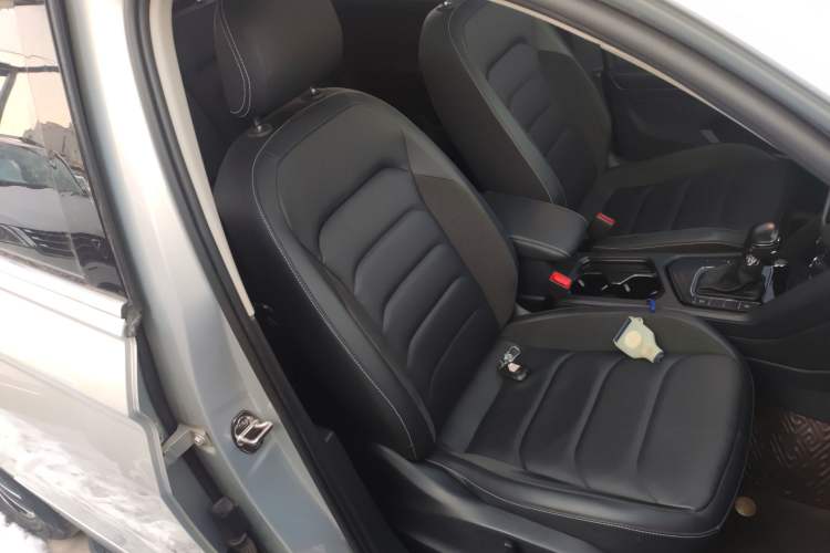 Used Volkswagen Tiguan L 2018 Facelift 330TSI Automatic Two-Wheel Drive Luxury Edition Right Front Seat
