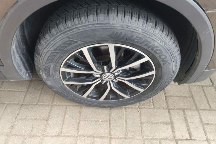 Used Volkswagen Tiguan L 2018 330TSI Automatic Two-Wheel Drive Luxury Edition Right Front Wheel Hub