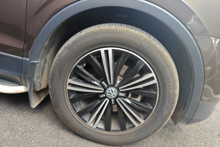 Used Volkswagen Tiguan L 2018 380TSI Automatic All-Wheel Drive Luxury Edition Right Front Wheel Hub