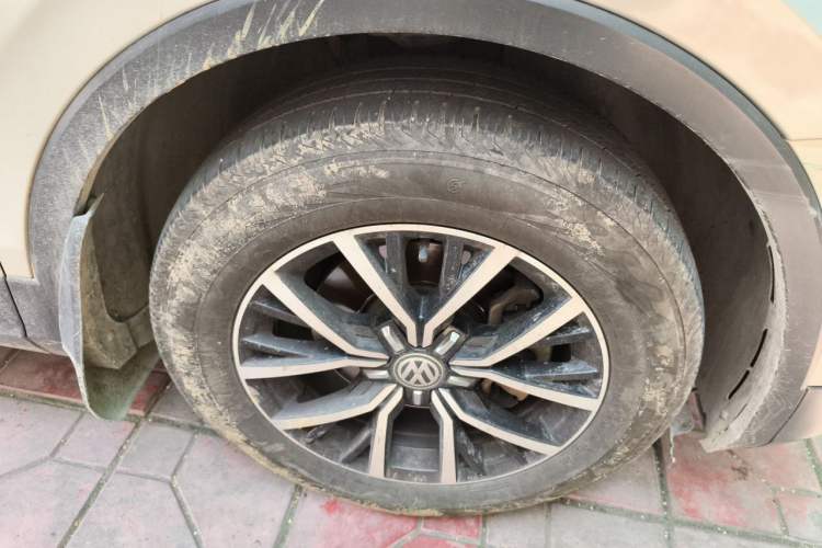 Used Volkswagen Tiguan L 2018 330TSI Automatic Two-Wheel Drive Luxury Edition Right Front Wheel Hub